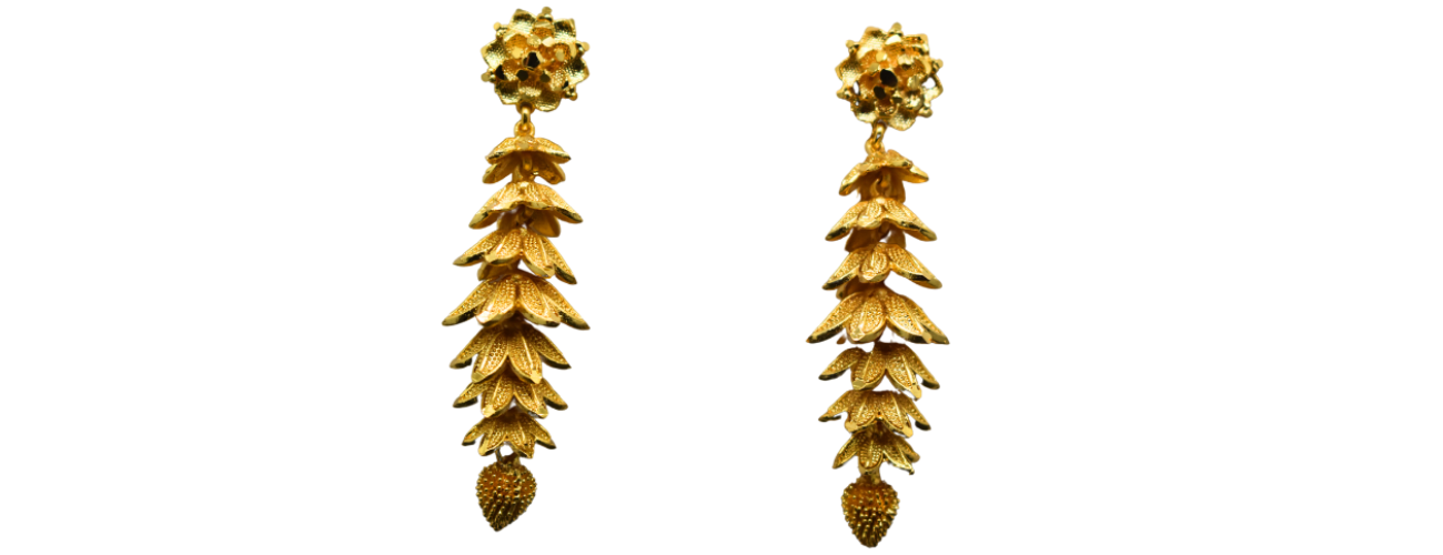 Siroi Lily Design Gold Earrings